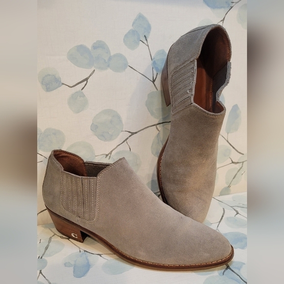 Coach Carter Ankle Suede  bootie Size 8B - Picture 1 of 8
